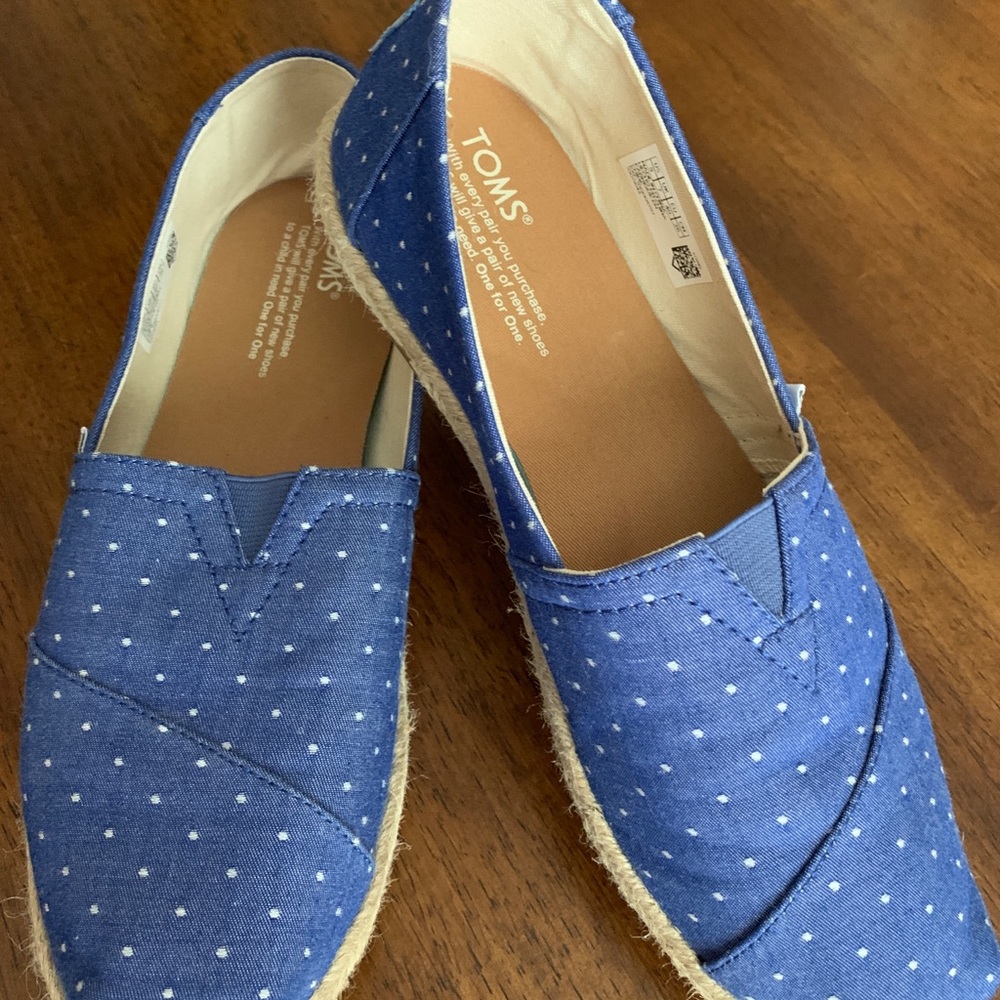 Toms canvas slip on’s